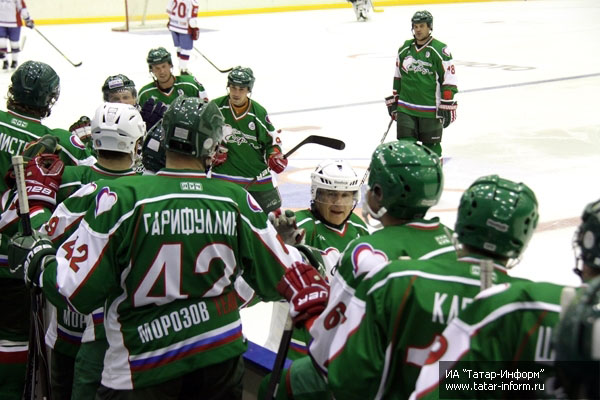 Команды Морозова и Ковальчука сыграли в Казани благотворительный матч 